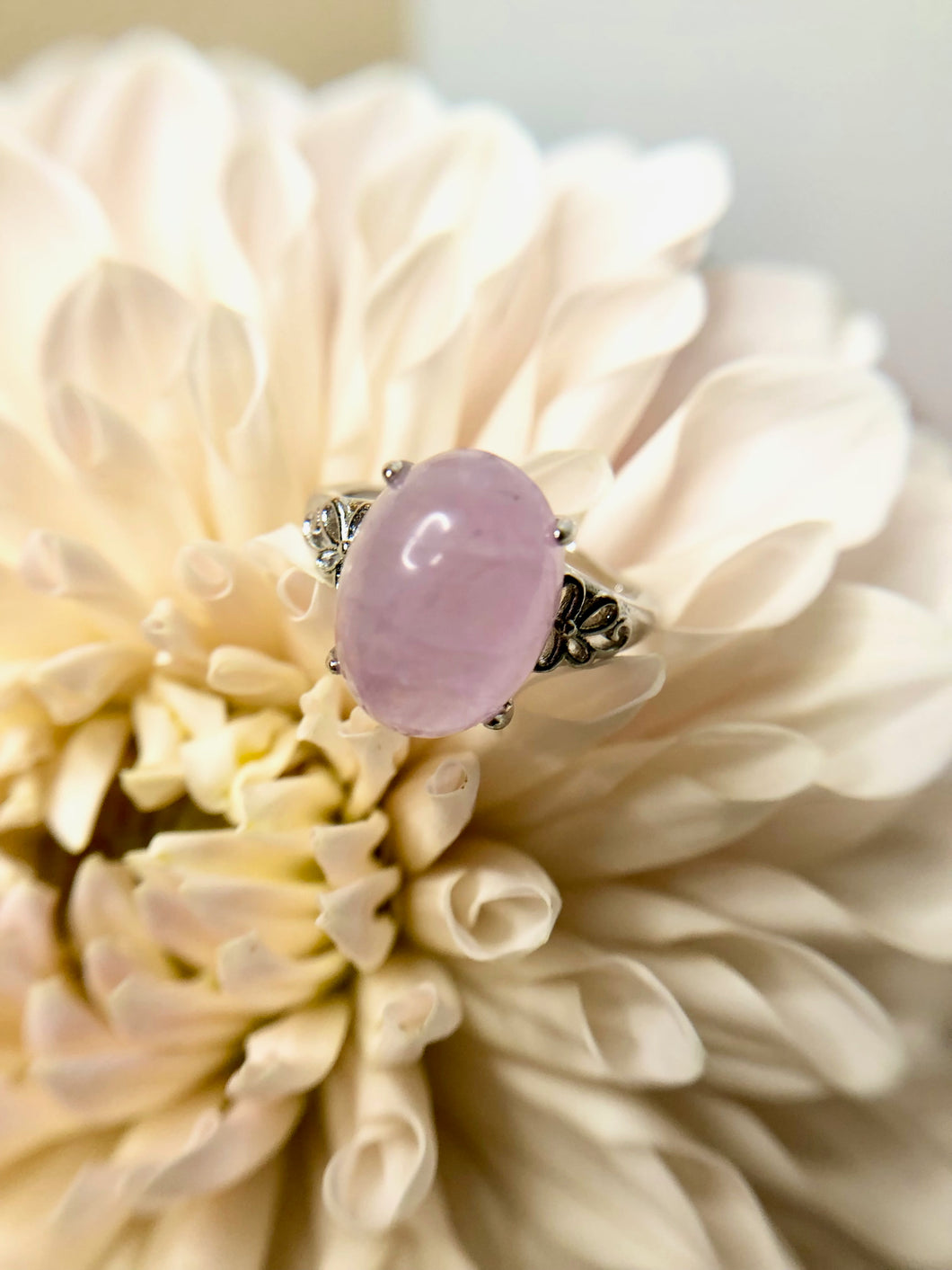 Kunzite Oval Cut Ring on adjustable Silver Plated Alloy